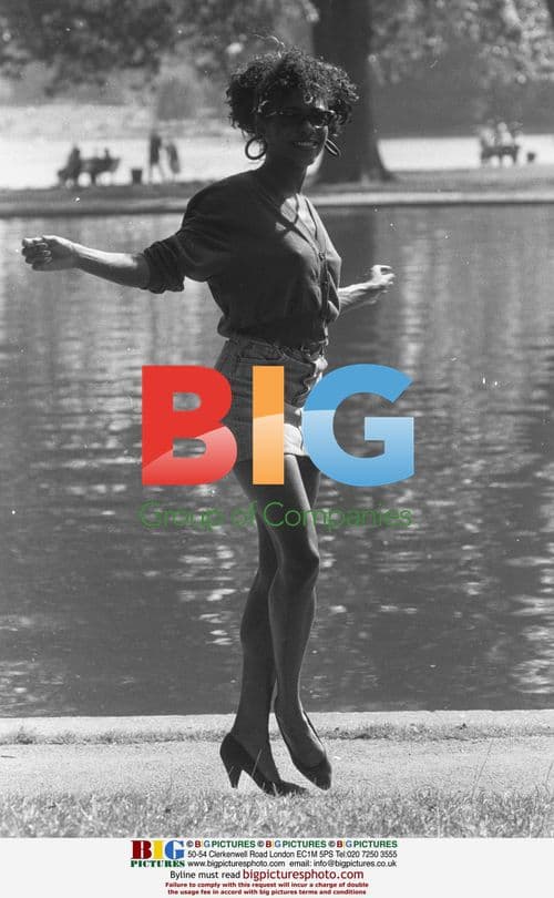 Sinitta Celebrity Photo