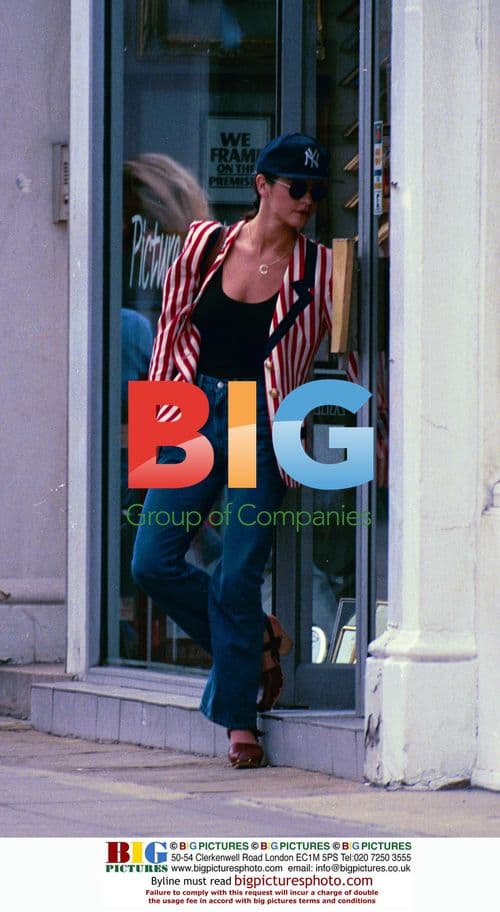 Catherine Zeta-Jones shopping with mother and girl