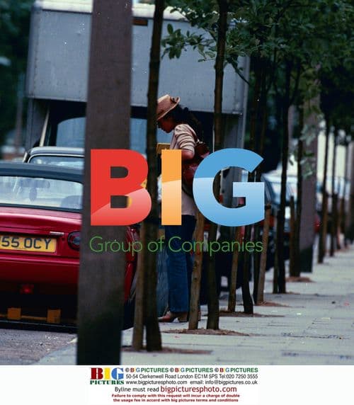 CATHERINE ZETA JONES OUT SHOPPING IN KENSINGTON