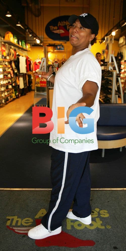 Queen Latifah Shopping in Miami