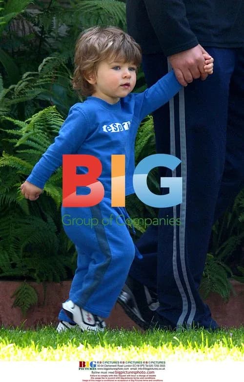 Russell Crowe picks up son from school