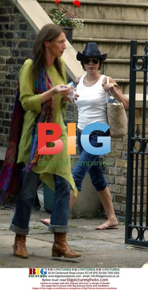 Sadie Frost and Kids to Oasis Gig