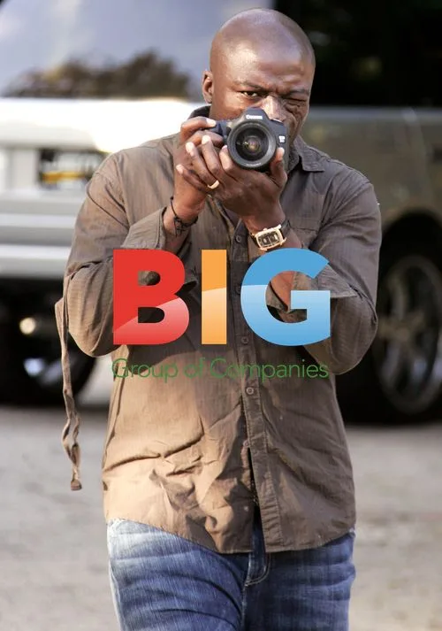 Seal Takes Photos of Paparazzi