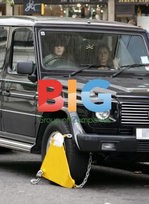 Texas Singer Sharleen Spiteri's Jeep Clamped