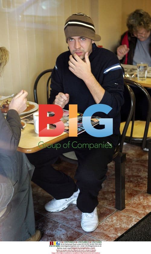 Shayne from X Factor Grabs Lunch