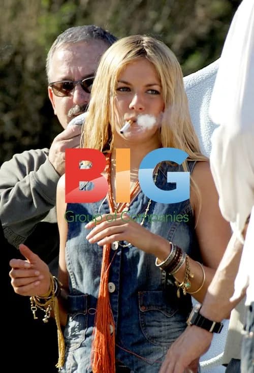 Sienna Miller Struts on Santa Monica Beach