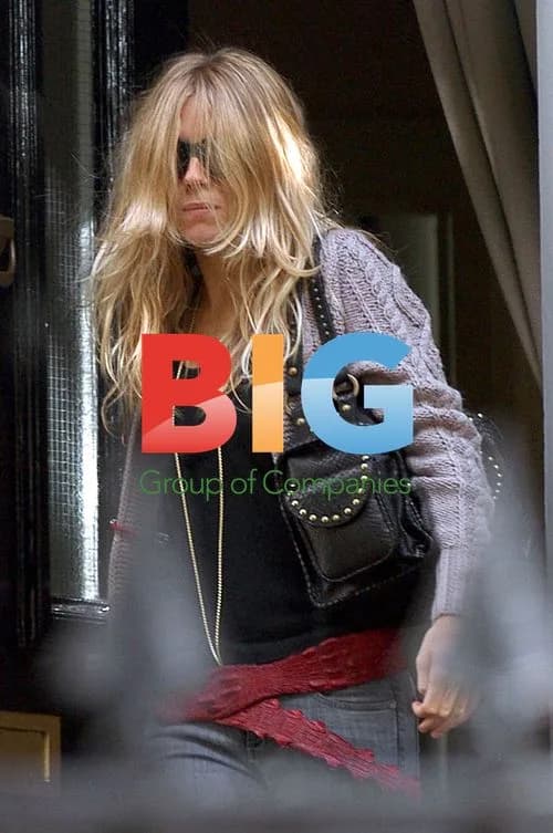Sienna Miller leaves Jude Law's home