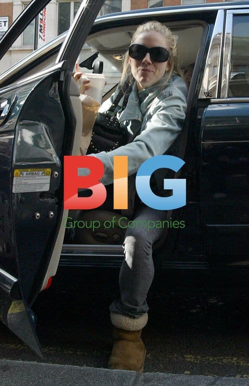 Sienna Miller Arrives at Wyndhams Theatre