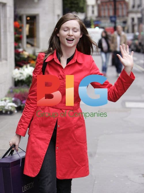 Singer Sophie Ellis Bextor shops in London