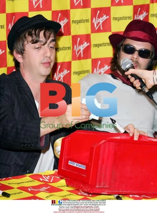 Supergrass sign "Road to Rouen" album