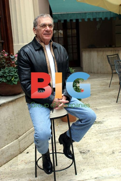 Director Sydney Pollack on set in Rome