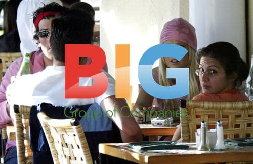 Tara Reid Lunches at Cafe Med in West Hollywood