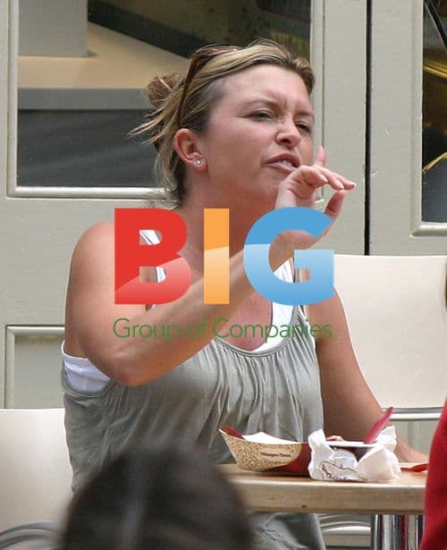 Tina Hobley Enjoys Tea with Daughter Isabella