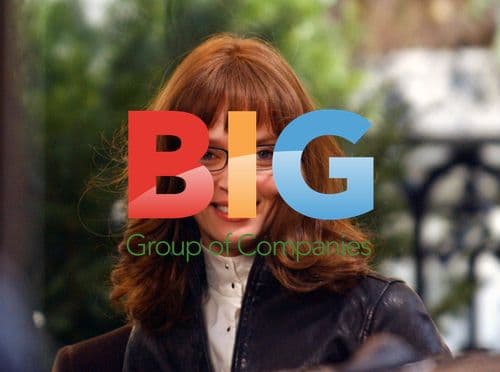 Uma Thurman on 'Super Ex Girlfriend' set