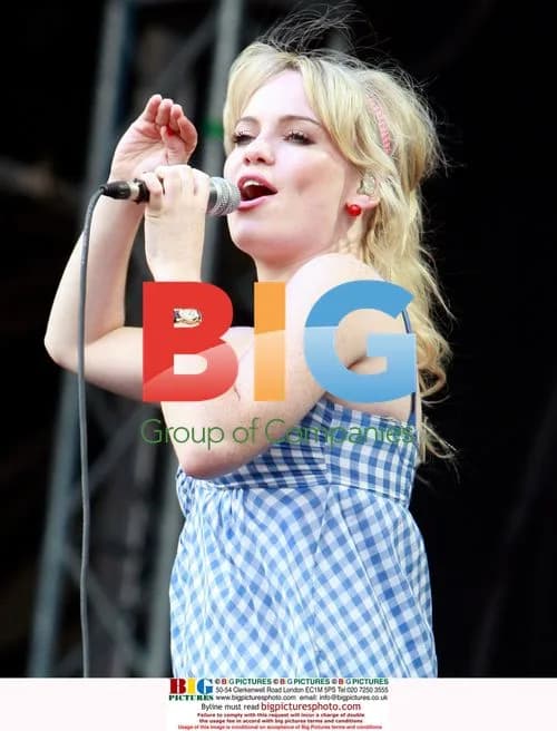 Duffy Performs at V Festival 2008