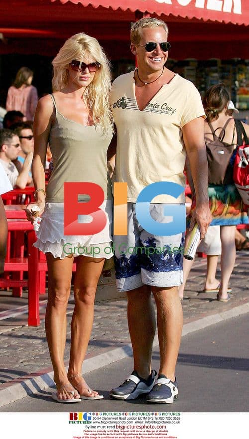 Victoria Silvstedt shopping in France