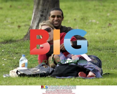 Billie Piper and Boyfriend in Primrose Hill