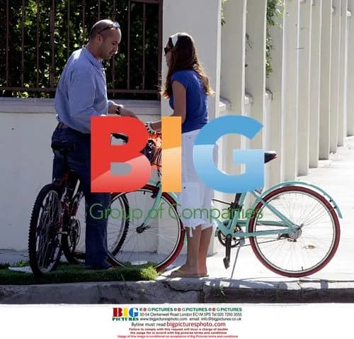 Kelly Brook and Billy Zane bike ride in LA