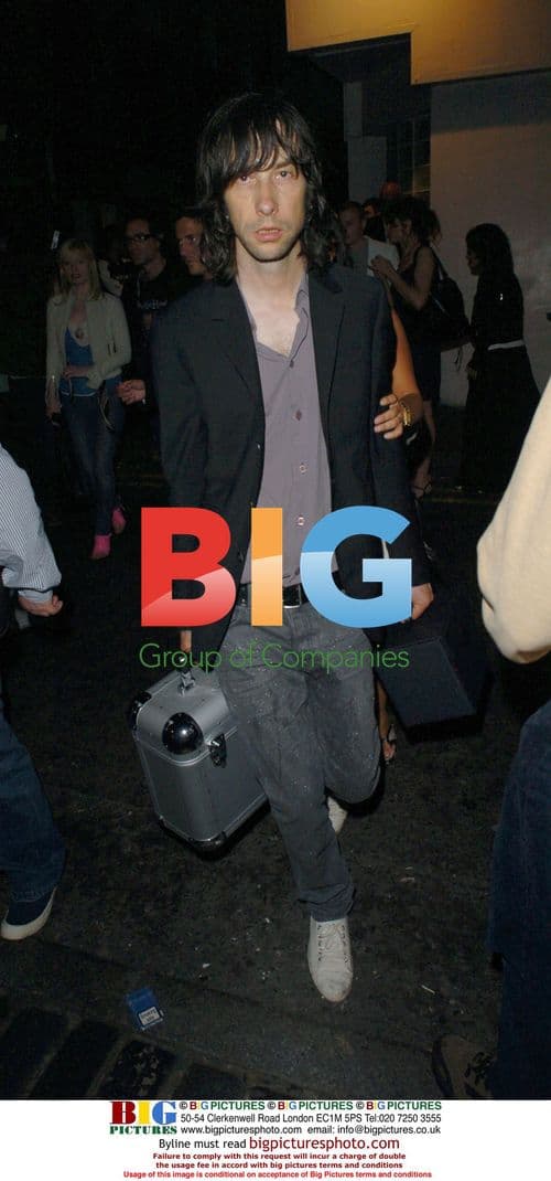 Rocker Bobby Gillespie leaves club