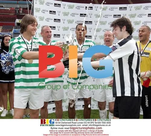 Brian McFadden leads Rod Stewart team to victory