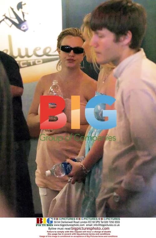 Britney Spears Out During Pregnancy