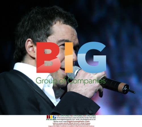 X-factor Winner Steve Brookstein on Tour