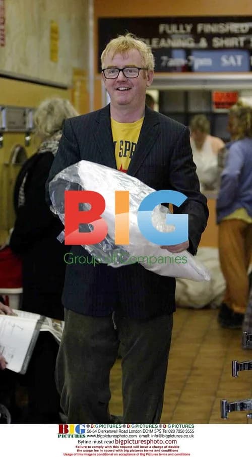 Chris Evans Doing Laundry in Primrose Hill