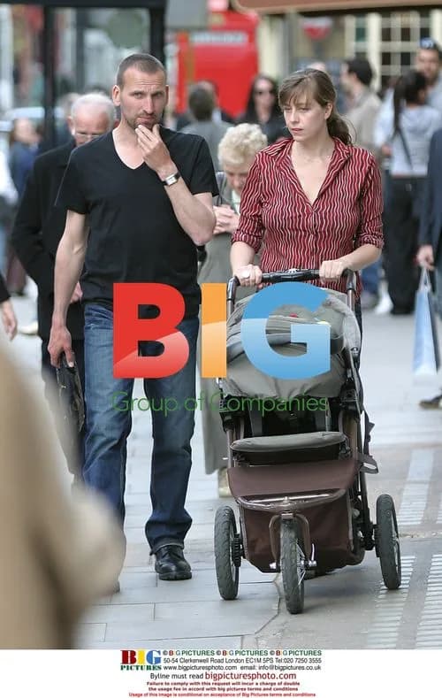 Christopher Eccleston with partner and daughter