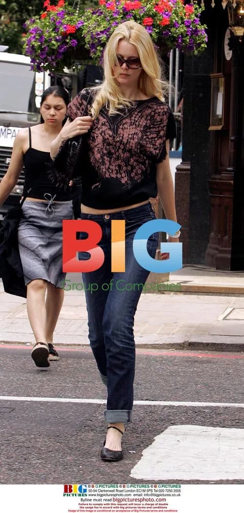 Claudia Schiffer Shopping in London