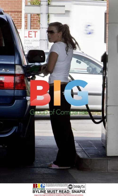 Wayne Rooney and Coleen McCloughlin at service station