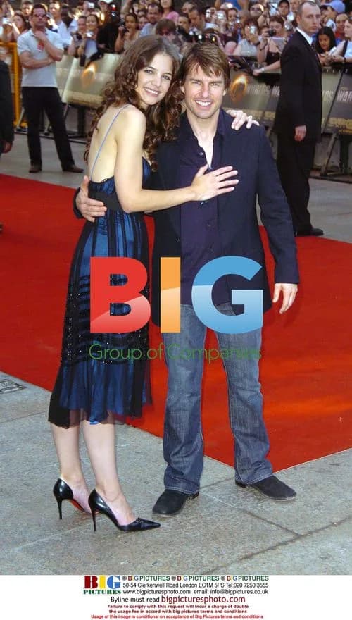 Tom Cruise and Katie Holmes at 'War of the Worlds' premiere