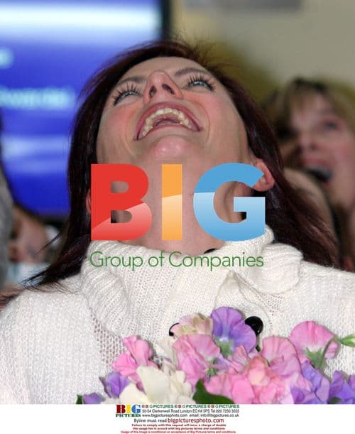 Davina McCall visits St Richards Hospital