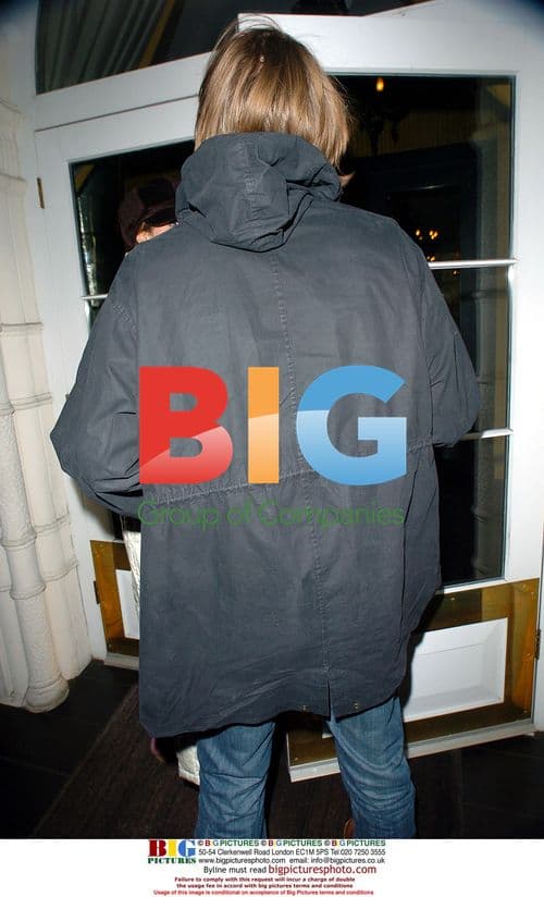 Delta Goodrem and Brian Mcfadden enter London hotel