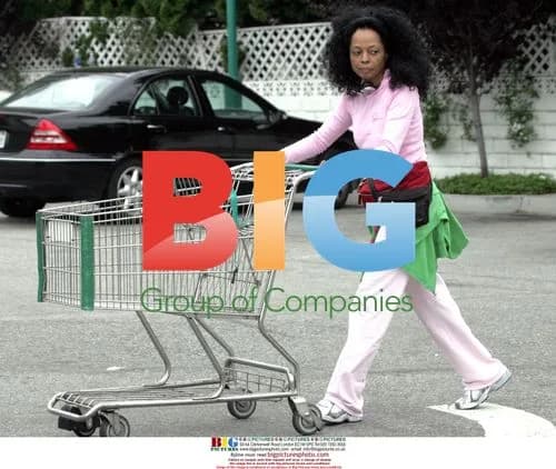 Diana Ross shopping casually