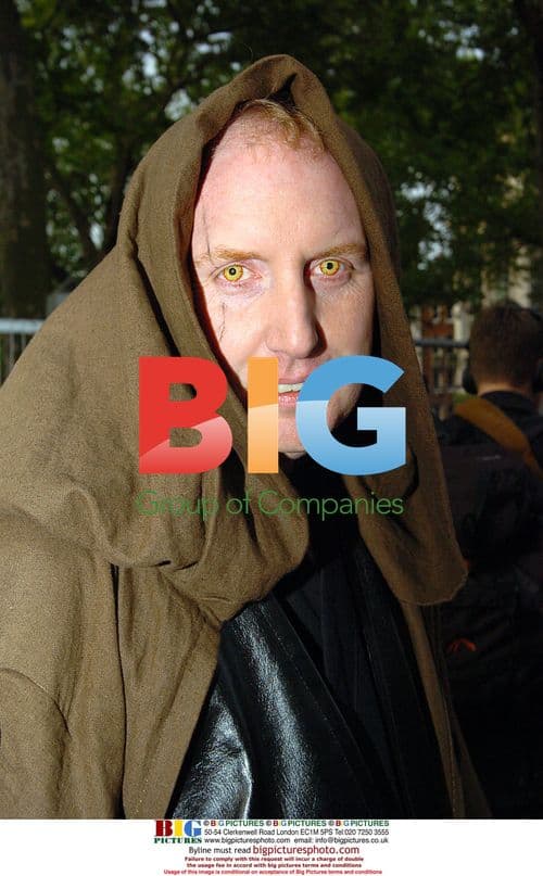 Fans Gather for 'Star Wars Revenge of the Sith' Premiere