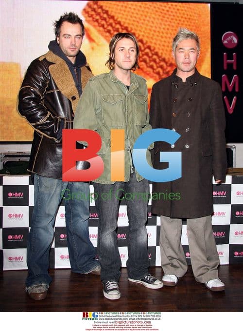 Feeder Band Appear and Sign at HMV, London