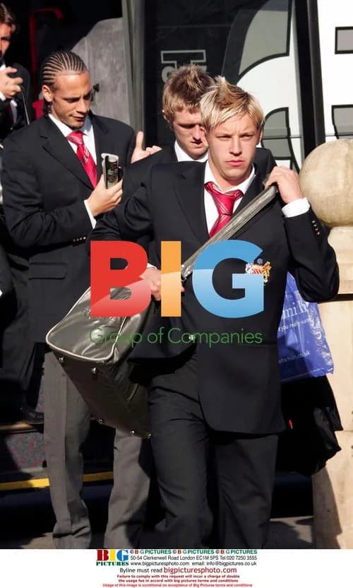 Manchester United Arrive at Hotel