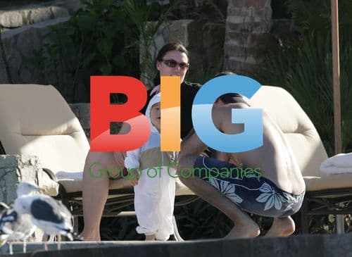 Geena Davis and Family Vacation in Cabo