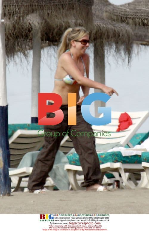 Former Beckhams Nanny on Holiday with Alleged Lover