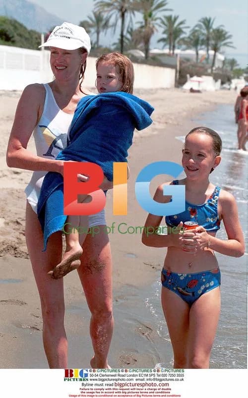 Melanie Griffith & Daughters on Holiday in Marbella