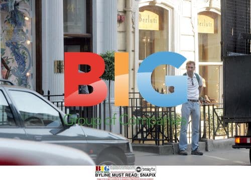Heather Mills & Daughter Beatrice Shopping in London