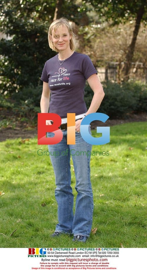 Celebrities launch Cancer Research UK 'Race for Life'