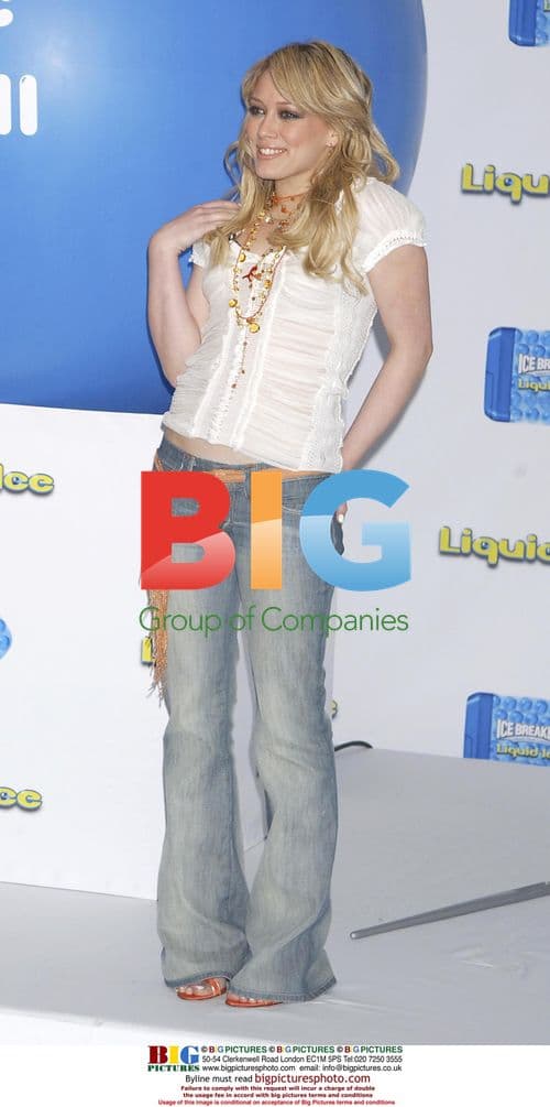 HAYLIE DUFF and HILARY DUFF at Ice-Breakers launch