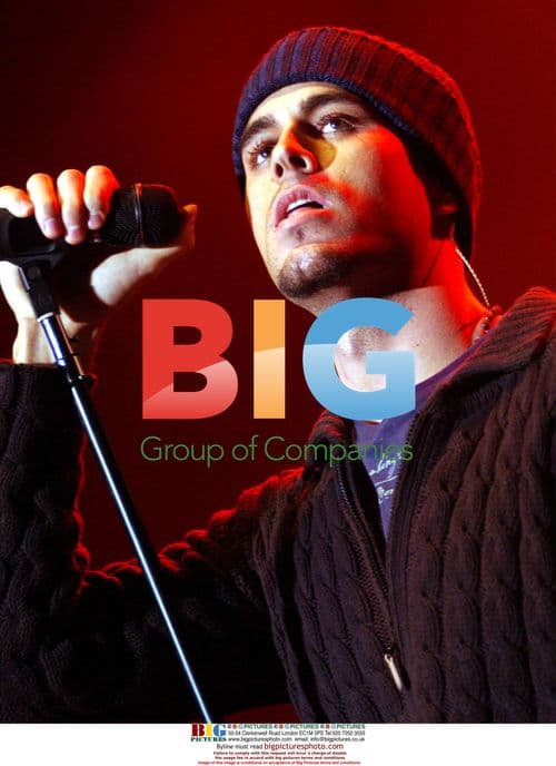 Enrique Iglesias at Jingle Ball 2001