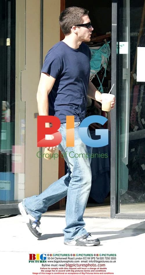 Jake Gyllenhaal picks up coffee in Beverly Hills