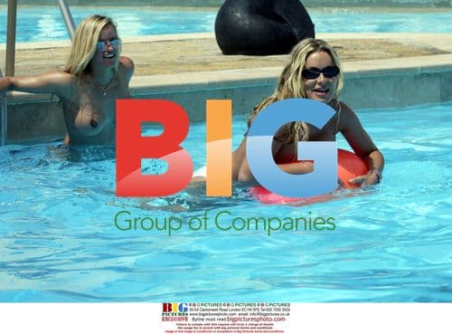 Aussie models Jade Hounsell and Jamie Lewis in Portugal