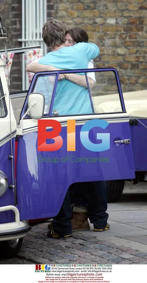 Jamie Oliver leaves for Italy trip