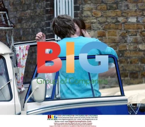 Jamie Oliver Departs for Italy Trip