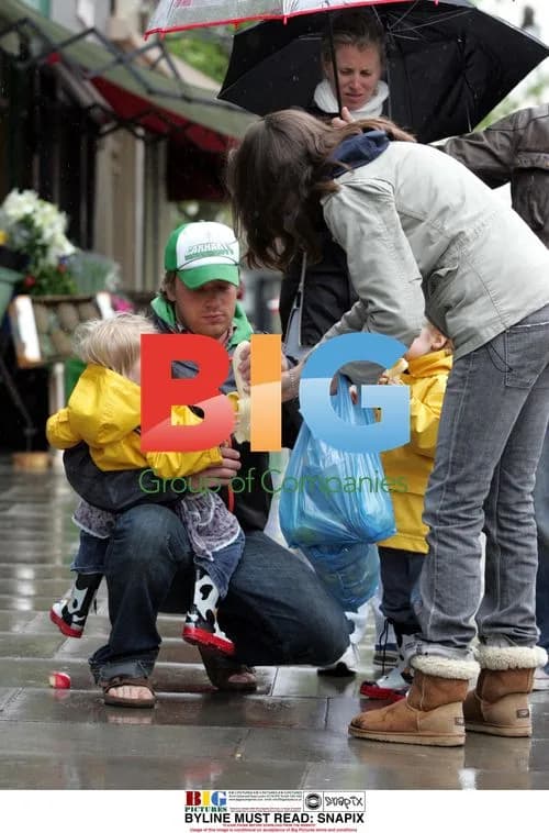 Jamie Oliver and Family Out in London