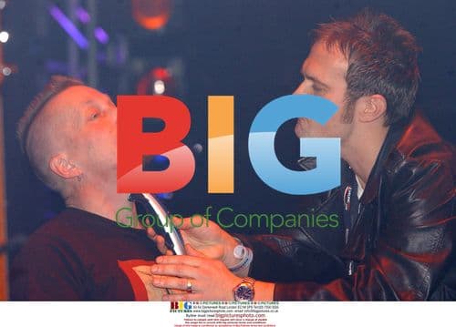 Jason Merrells Cuts 'Brian's' Beard at Manchester Tsunami Fundraiser